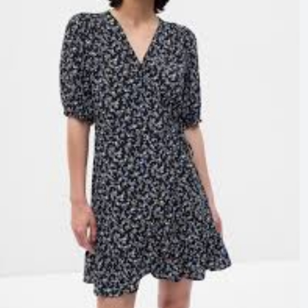 Gap black floral wrap mini dress Sz L Beachy Boho Beach